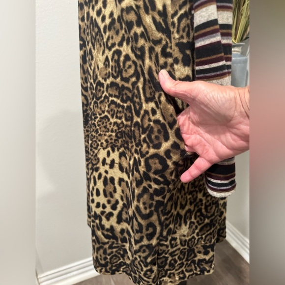 Leopard Print Dress with Striped Sleeves Tunic Dress size Medium - Picture 6 of 7